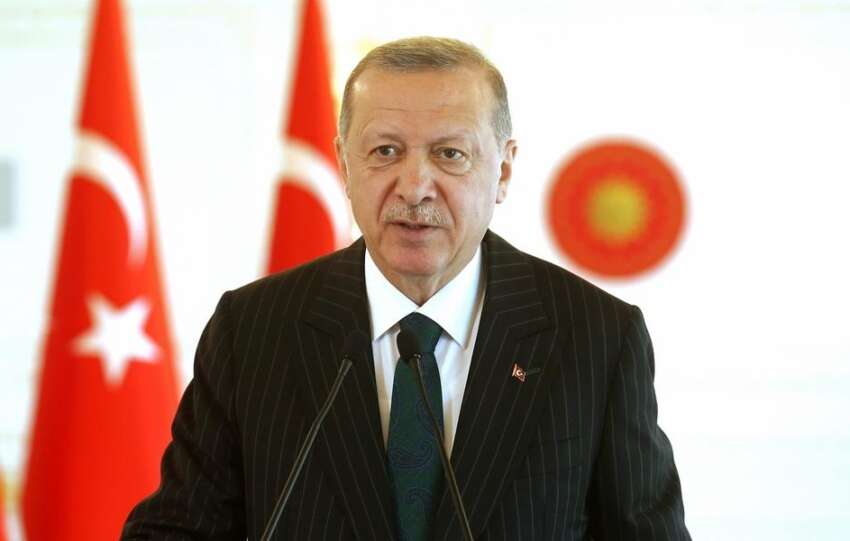 Cumhurbaskani Erdogan memur ve emekliye verilen zam oranini yukseltti