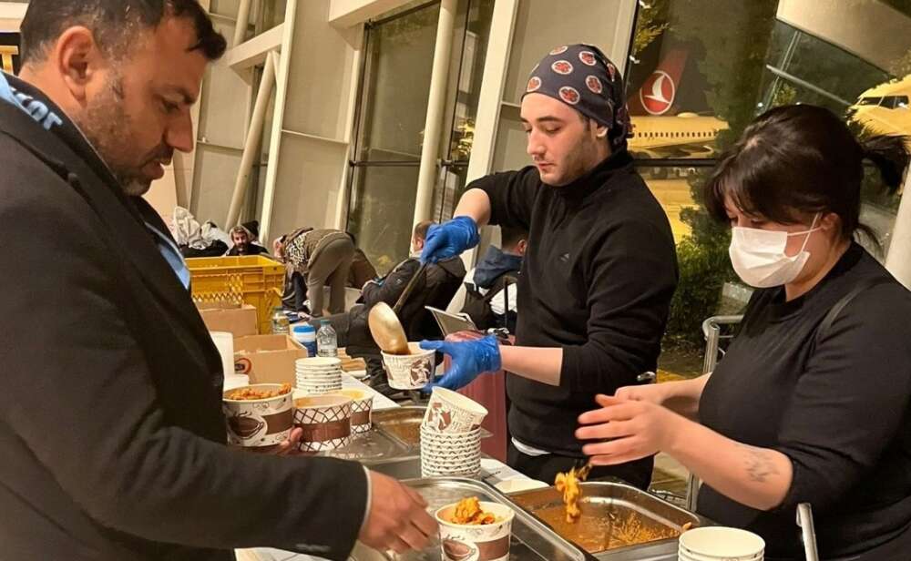 Acil Gida Kolektifi Sefleri deprem bolgesinde