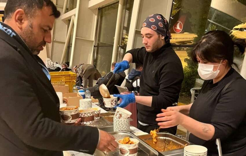 Acil Gida Kolektifi Sefleri deprem bolgesinde