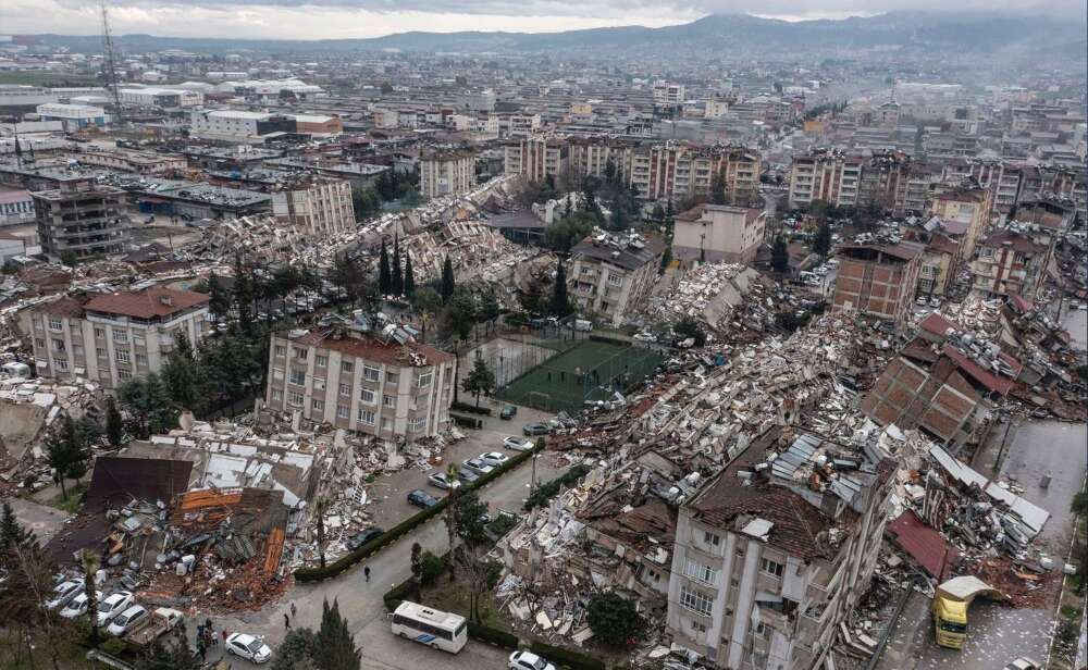 BIM ve Migros depremin vurdugu magaza sayilarini acikladi