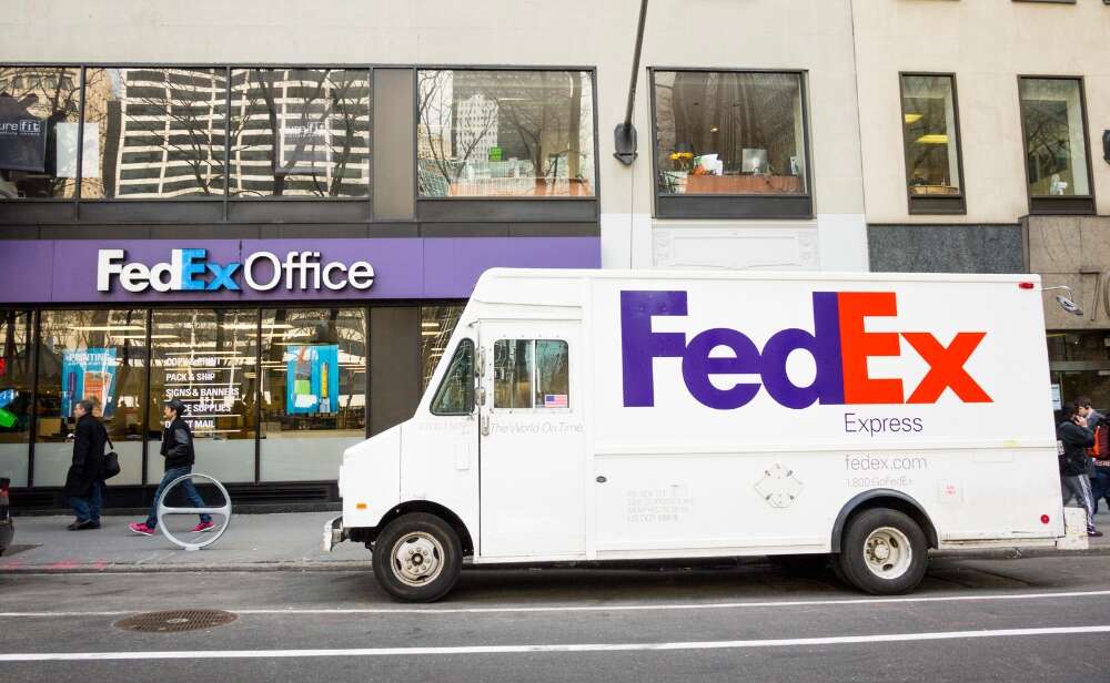 FedEx yonetici ekibinin yuzde 10undan fazlasini isten cikaracak