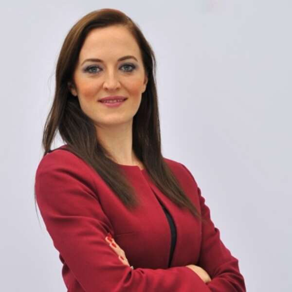 Erkmen Onbulak 13 Koroplast’ın Satış Direktörü Şenay Massé oldu