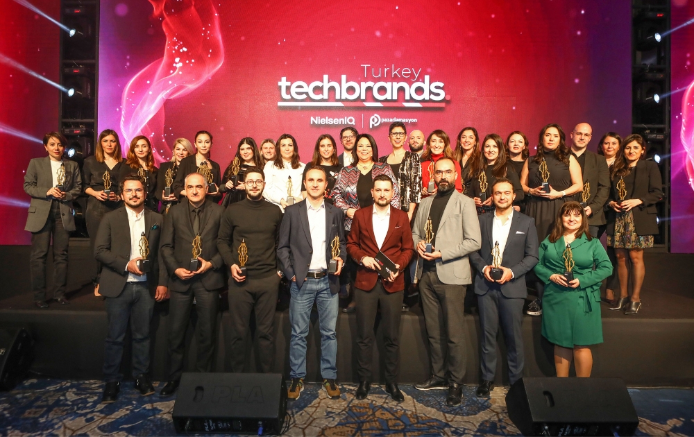 Türkiye’nin en teknoloji markaları ödüllerine kavuştu