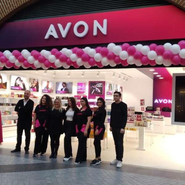 Avon yeni mağazası ile Mersin’de
