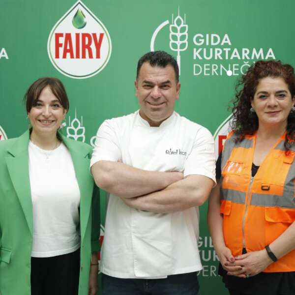Fairy, Şef Rafet İnce’nin yöresel yemekleri ile çadırkentlerdeki iftar sofralarına dayanışmanın sıcaklığını taşıdı