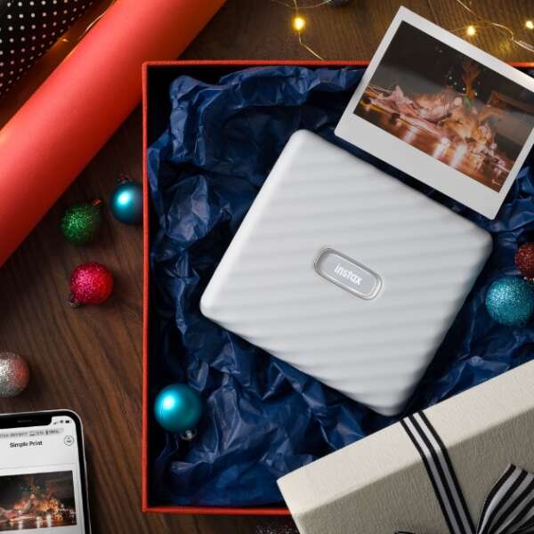 Erkmen Onbulak 12 Fujifilm instax’ın yeni modelleri Anneler Günü’nün favori hediyesi olacak