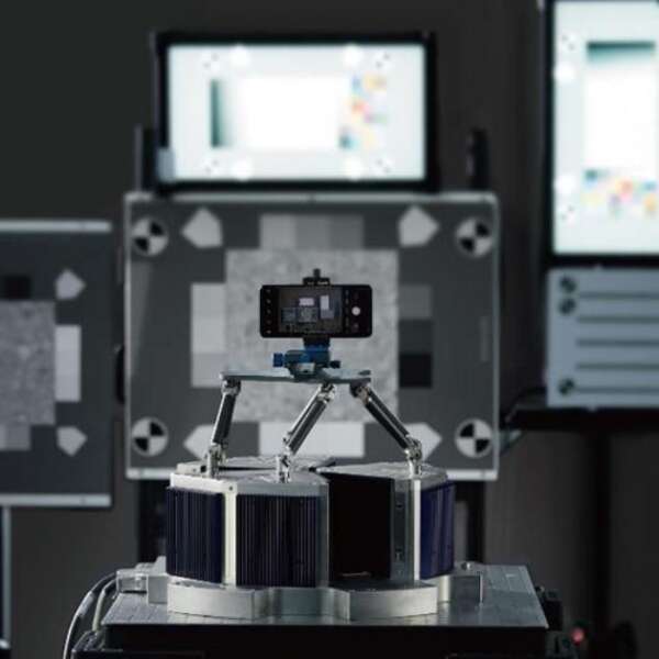 Erkmen Onbulak 11 HONOR, yeni HONOR Magic5 Pro’nun perde arkasındaki teknolojisini tanıttı