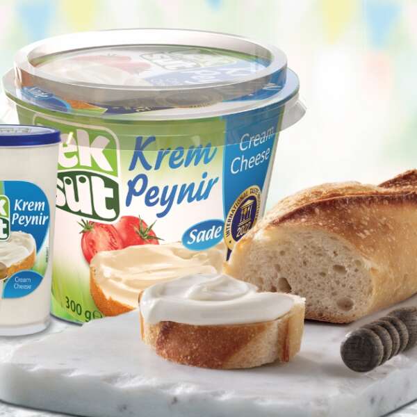 Okulda çocuklara besleyici ve pratik üçgen peynir