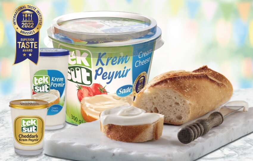 Okulda cocuklara besleyici ve pratik ucgen peynir