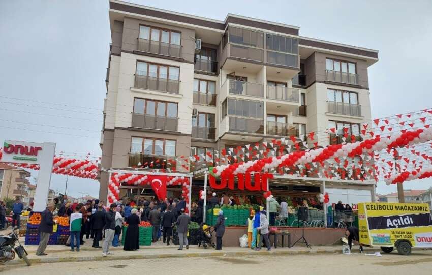 Onur Market Geliboludaki ilk magazasini acti