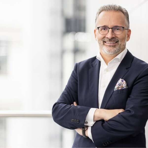 Henkel, 2022’de önemli bir satış artışı kaydetti ve 2023 mali yılında daha da fazla büyümeye hazırlanıyor