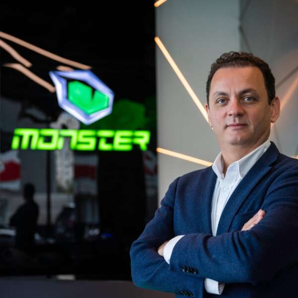 Monster Notebook’ta üst düzey atama
