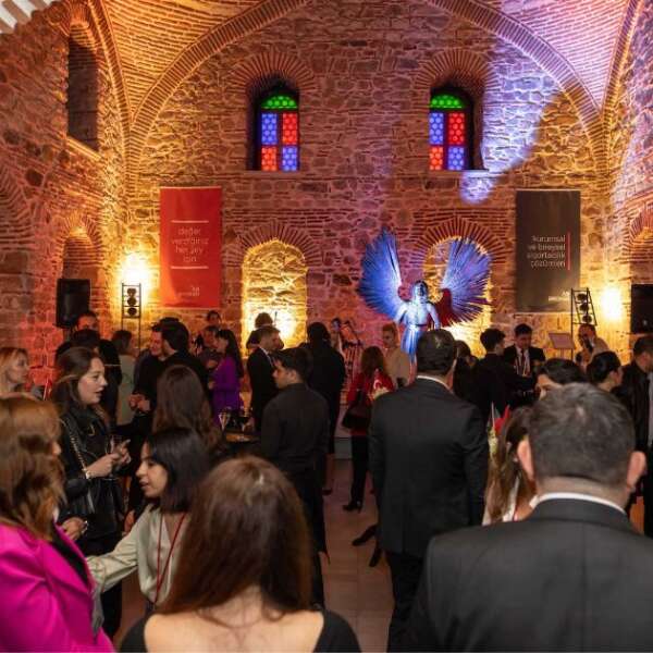 Sigorta dünyası, sanat ile el ele
