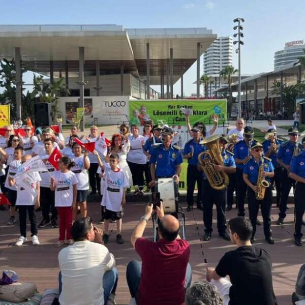 LÖSEV Adana’nın farkındalık etkinliği M1 Adana’da gerçekleştirildi
