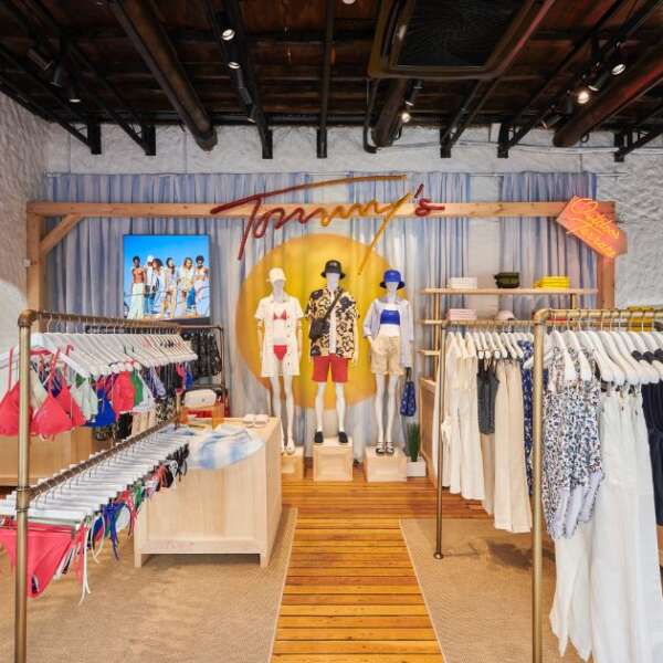 Tommy Hilfiger Çeşme’de pop-up mağazasının kapılarını açtı
