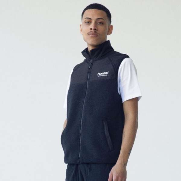 hummel Türkiye Legacy koleksiyonu ile spor ve sokak kültürünü buluşturuyor