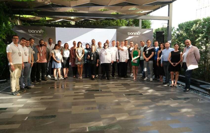 Bonna Turkiyenin onde gelen sefleriyle bulusuyor