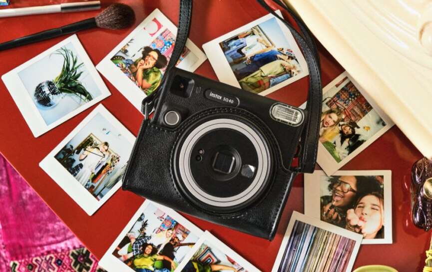 Fujifilm instax ailesinin yeni uyesi instax SQUARE SQ40