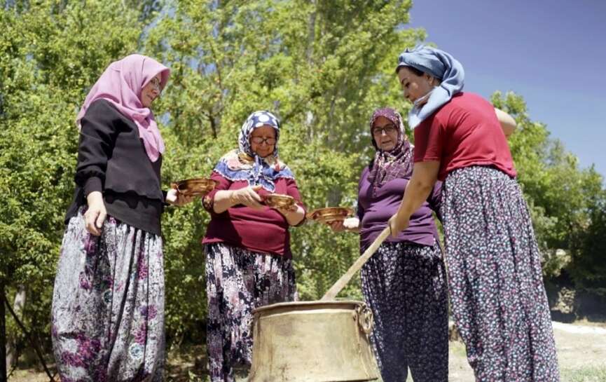 Reis ile Asurenin Lezzeti Paylasmanin Bereketi