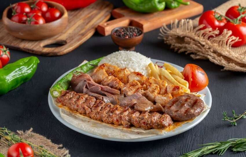 Bursa Kebap Evi 121.subesini Ayvalikta acti