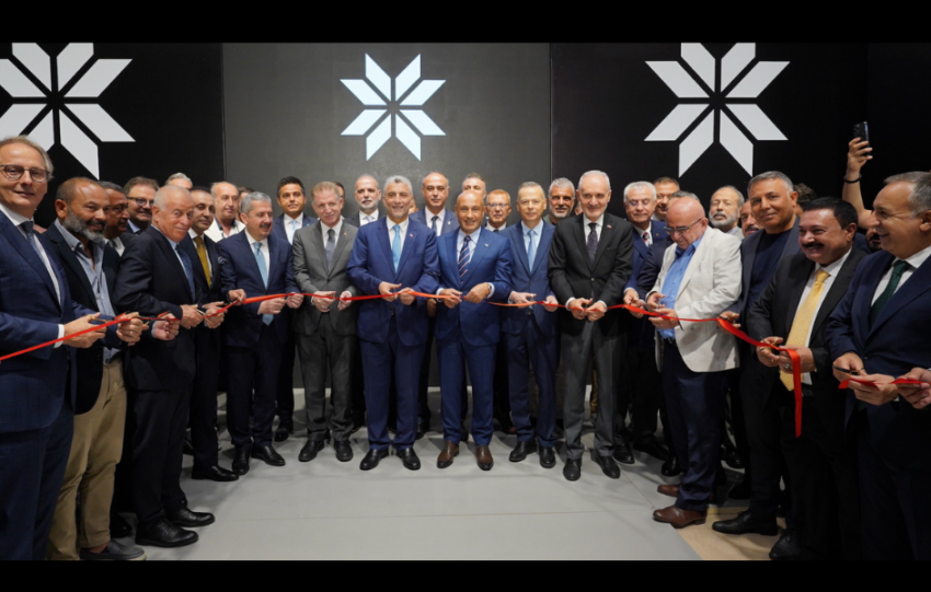 Hazir giyim ve tekstil sektorlerinin Turkiye icin hayati onemi bulunuyor