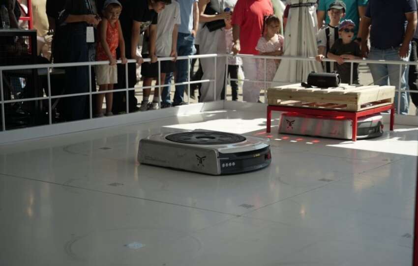 OPLOG kendi gelistirdigi lojistik robotu TARQAN ile TEKNOFEST Ankarada ilgi odagi oldu