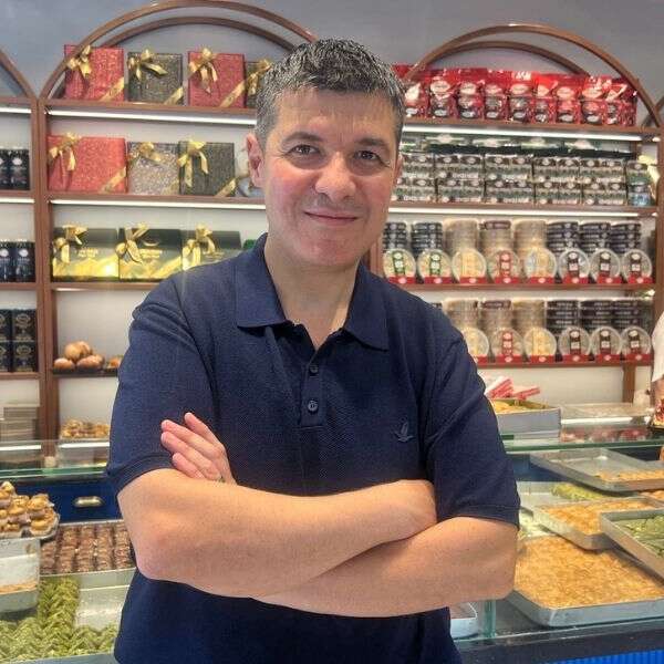 Halil İbrahim Zeytin 3 Seyidoğlu 70 yıl sonra yeniden Laleli’ye mağaza açtı