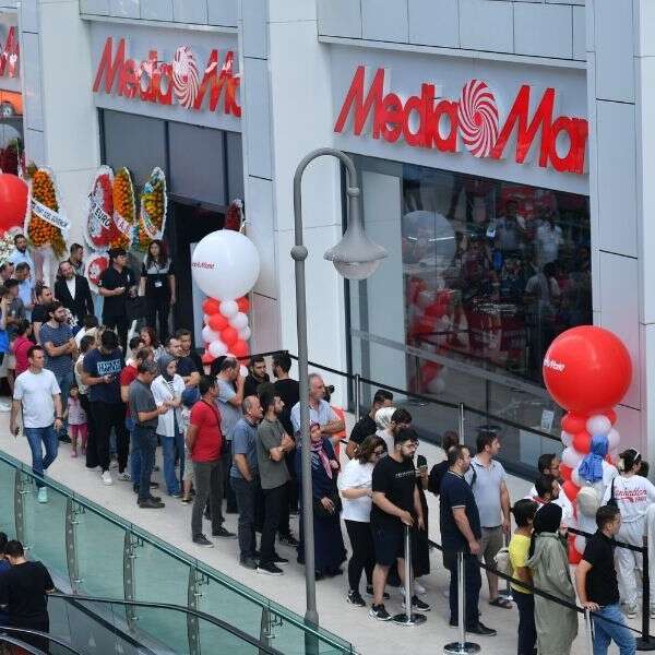 Uluslararası ödüllü İnegöl AVM, global markalarla büyümeye devam ediyor
