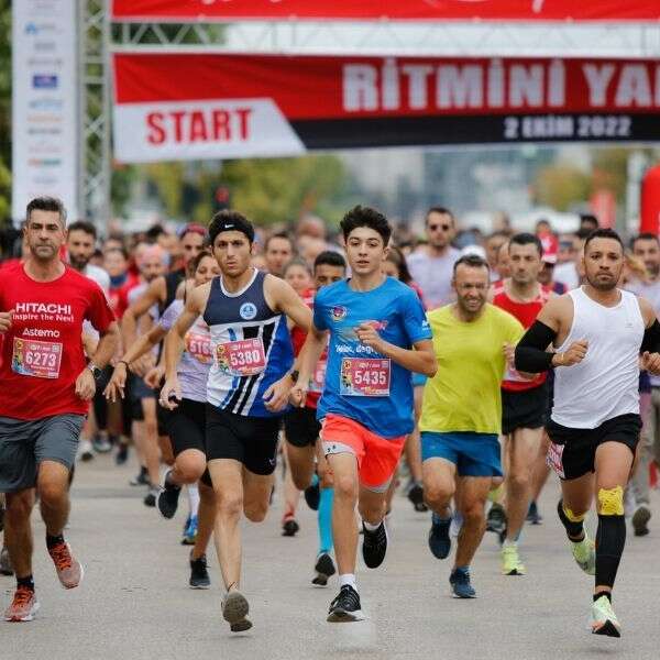 İlkay Keskin 7 Eker I Run 10. yılında, başarıya, eğlenceye ve iyiliklere koşuyor