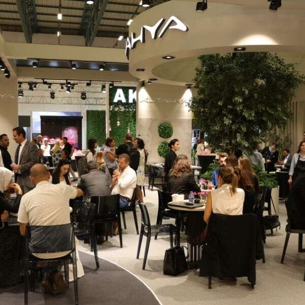 Başak Aktürk 9 Kütahya Porselen, yeni nesil tasarımlarını Zuchex’te katılımcılarla buluşturdu