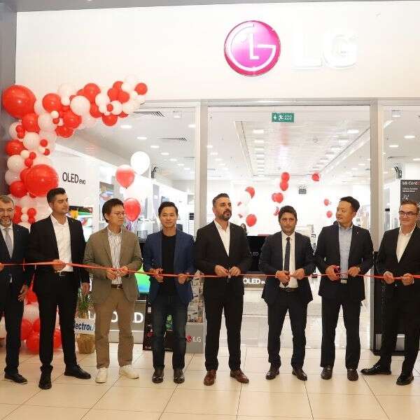 Halil İbrahim Zeytin 1 LG’nin Brandshop mağazası Gebze Center’da açıldı