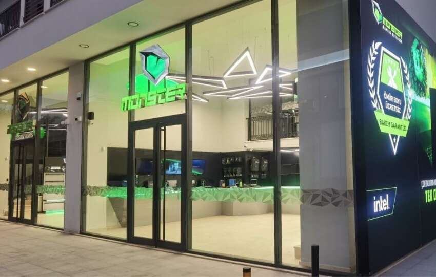 Monster Notebook KKTC pazarinda online satisa basladi