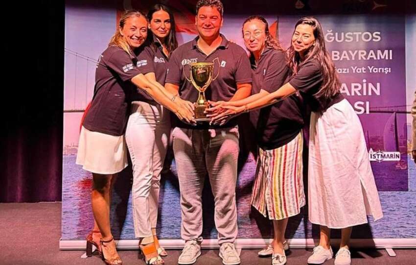 NTS Danismanlik Yelken Takimi 30 Agustos Zafer Bayrami Istanbul Bogazi Yat Yarisi ISTMARIN Kupasi IRC3 sinifi ve Overall Sampiyonu oldu