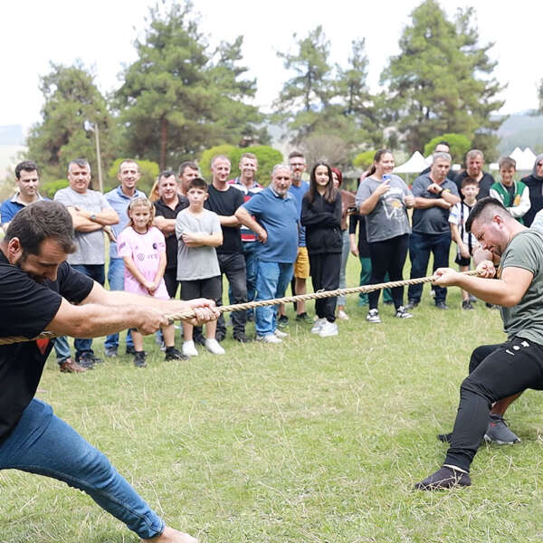 piknik_erkek halat cekme