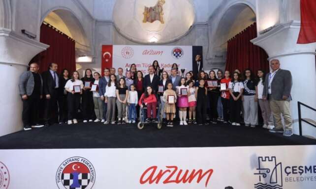 Arzum Cumhuriyetin 100. yilini Arzum Turkiye Kadinlar Satranc Sampiyonasi ile kutladi