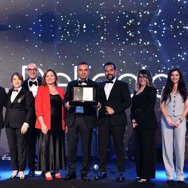 DeFacto ‘Cumhuriyet Değerlerini Taşıyan Marka’ seçildi