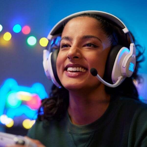 JBL Quantum serisi ile oyunun merkezine yerleşin