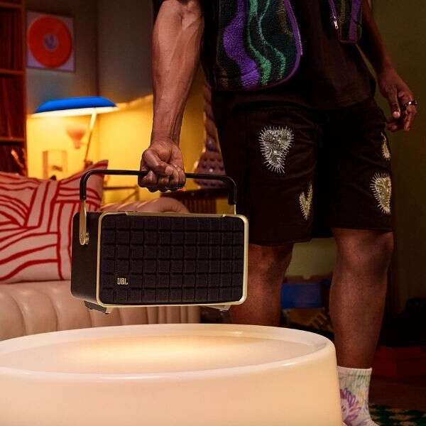 JBL’in yeni yıldızı Authentics serisi Türkiye’de satışa çıkıyor