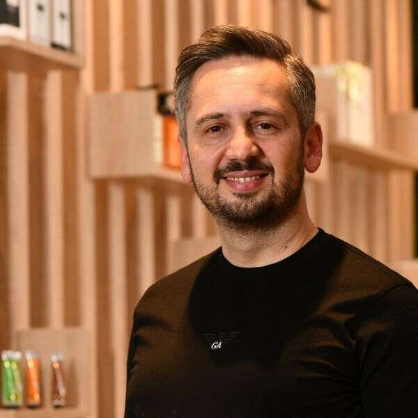 Başak Aktürk 5 Sinoz Kozmetik’ten; Satın almalara açığız mesajı