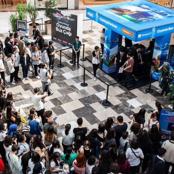 Başak Aktürk 8 Teknosa mağazalarındaki ‘Oyunda Buz Çağı’ heyecanı tam gaz