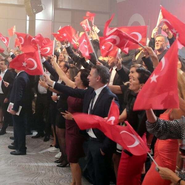 Türkiye’nin markalarından  Cumhuriyetin 100. yılına özel görkemli kutlama