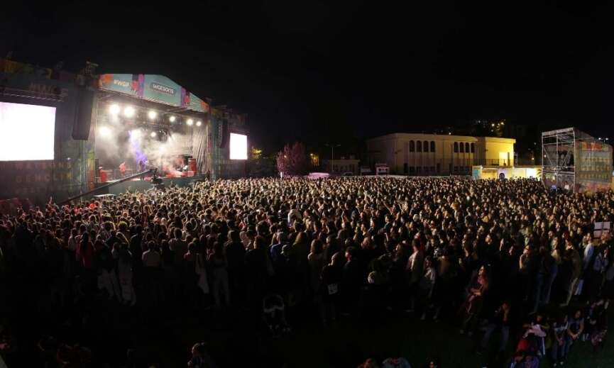 Watsons Genclik Festivalinin 2. yilinda gencler kesintisiz muzik ve eglenceye doydu