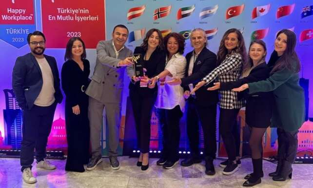 DeFactoya ‘Turkiyenin En Mutlu Isyeri odulu