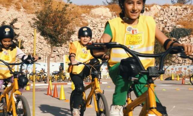 ETi Sari Bisiklet hareketli yasam seminerleri Sanliurfada devam ediyor