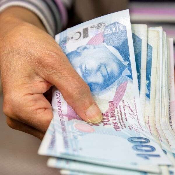 Hazine 10,5 milyar lira borçlandı
