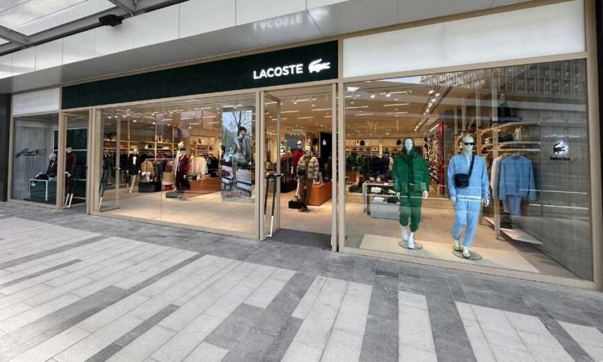 Lacoste Bursada yeni magazasini Downtown Alisveris Merkezinde acti