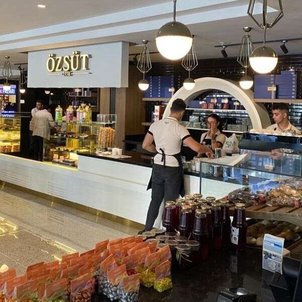Özsüt yeni mağazaları ile büyüyor