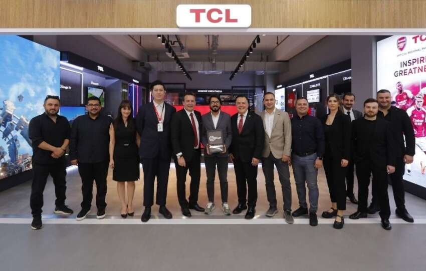 TCLin Turkiyedeki ilk magazasi Marmara Parkta acildi