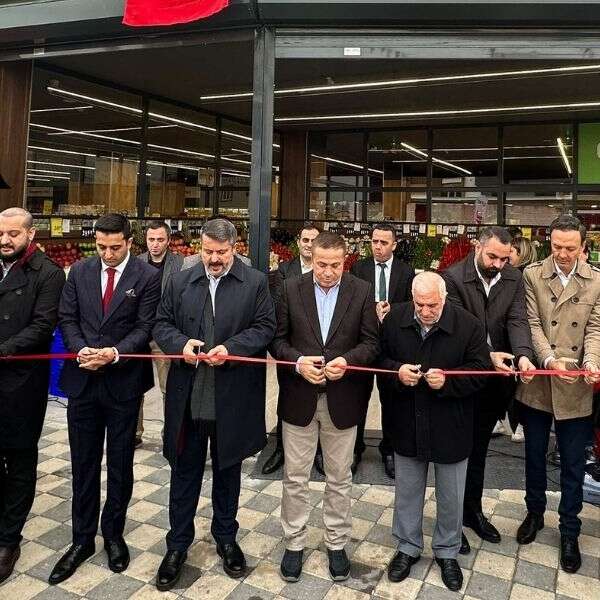 Onur Market Bursa’da yeni mağazasının kapılarını açtı
