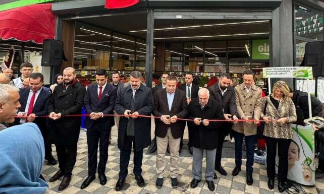 Onur Market Bursada yeni magazasinin kapilarini acti